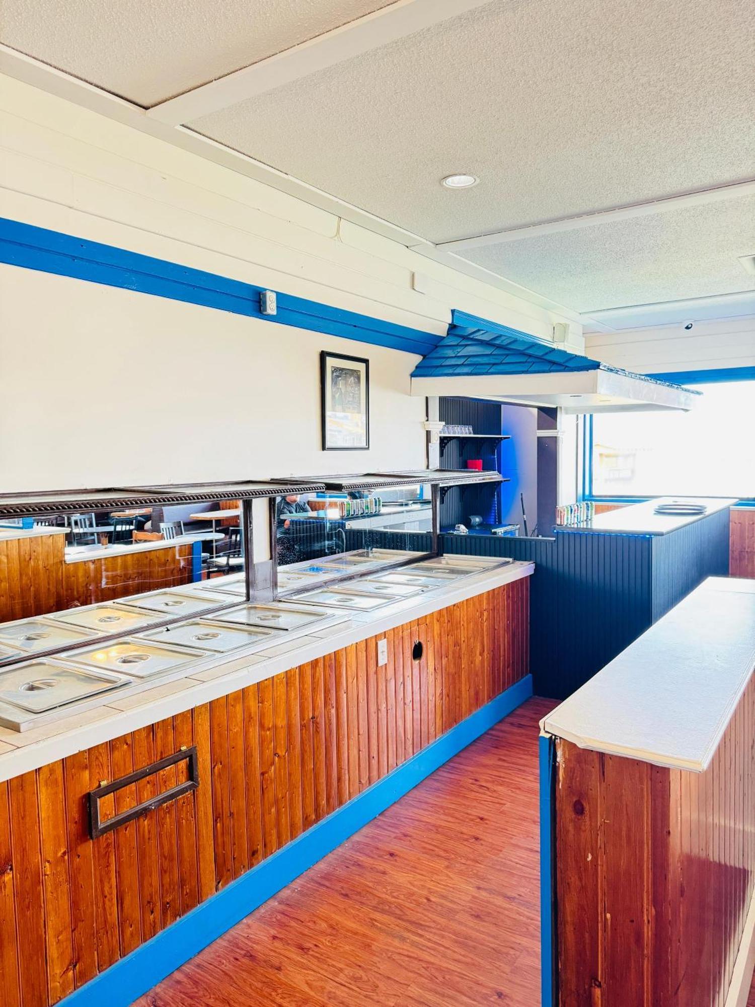 Ramada By Wyndham Dawson Creek Hotel Exterior photo